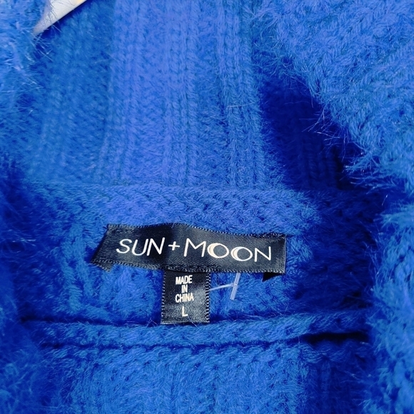 Sun + Moon Blue Turtleneck Cable Knit Sweater Size Large - Picture 6 of 9